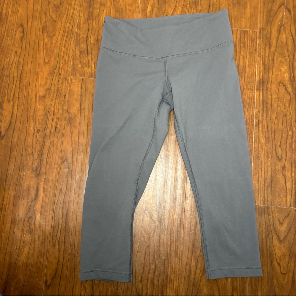 Lululemon dark gray capri leggings size 8 crop